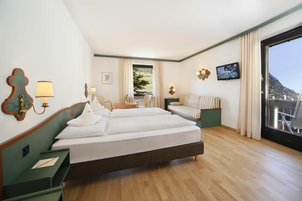 Parkhotel Tirolerhof Lagundo Room photo